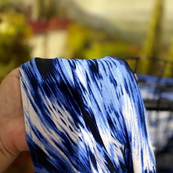 Rafaella size large blue and white drop neckline sleeveless tank casual stretch - Picture 5 of 8